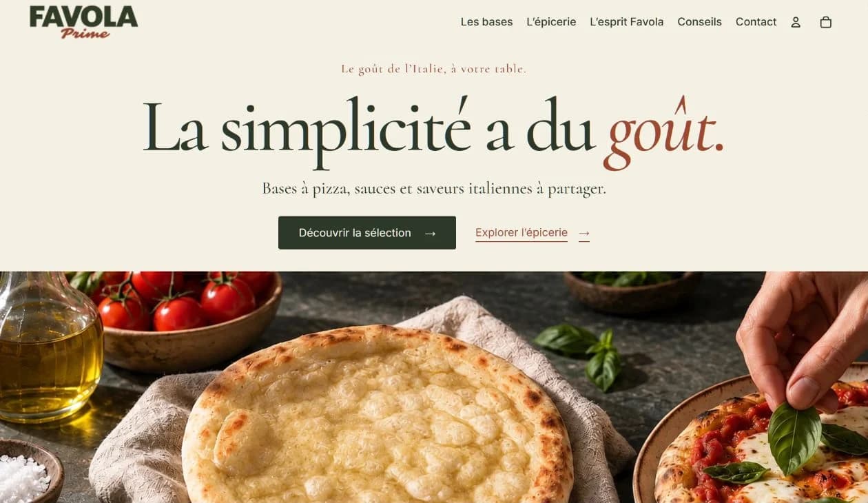 Page d’accueil du thème Shopify Favola France : navigation, titre « La simplicité a du goût. », bouton vert et grand visuel de pizza.
